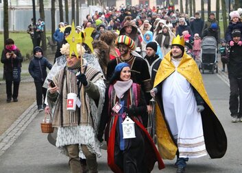 Tříkrálový průvod s živým velbloudem a Třemi králi